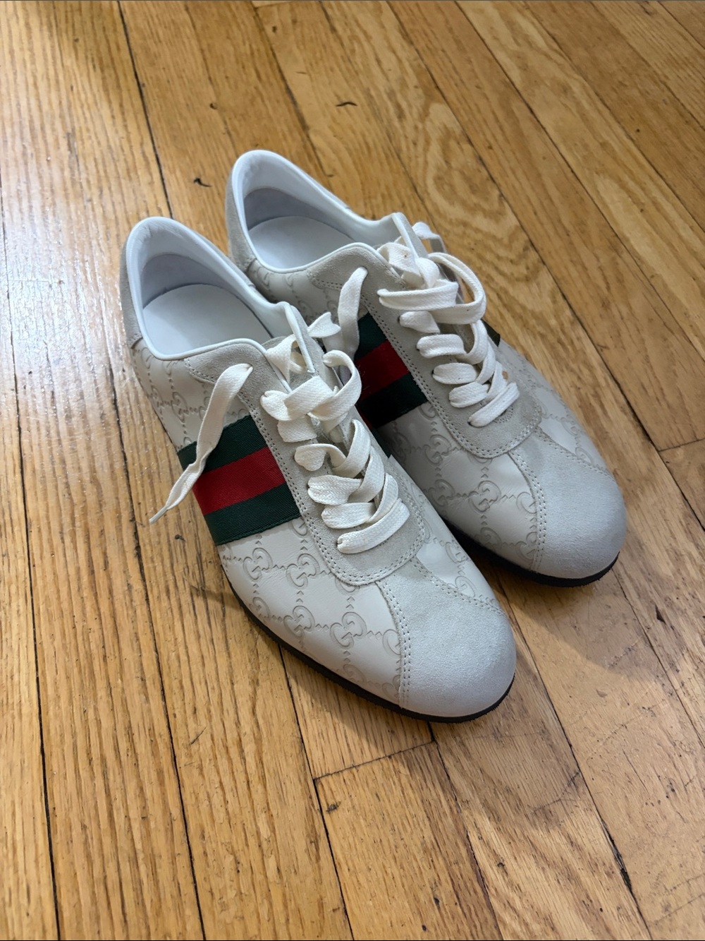 Gucci White Leather Men's Sneakers with Green & Red Stripe